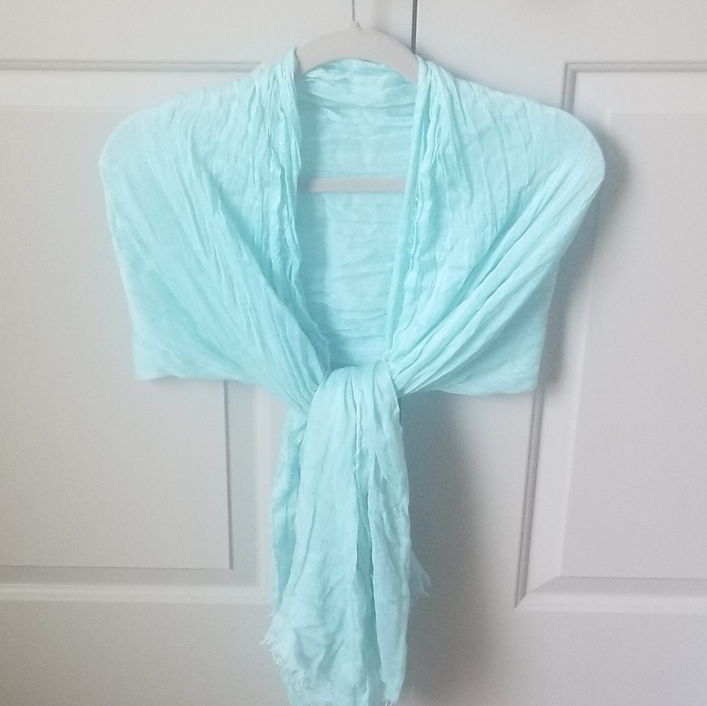 Flowy scarf